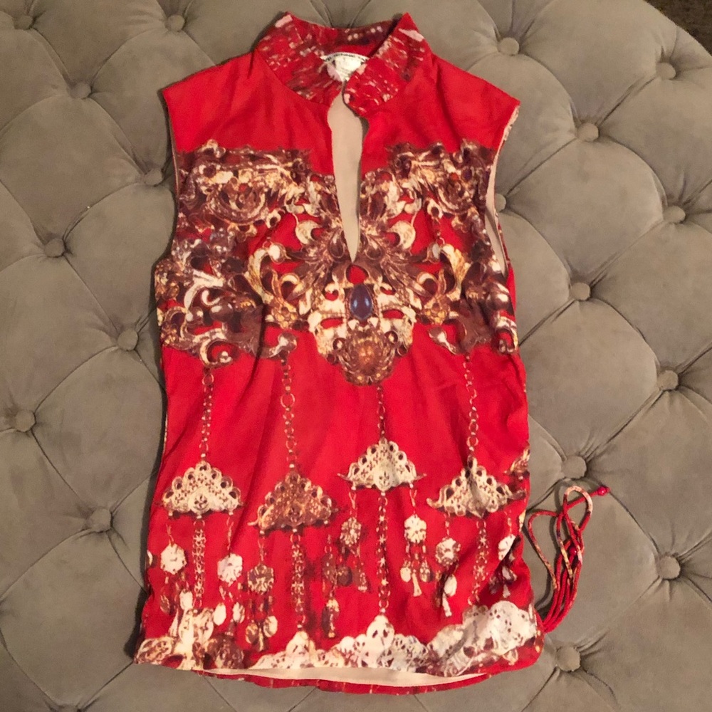 Vivienne Tam top!